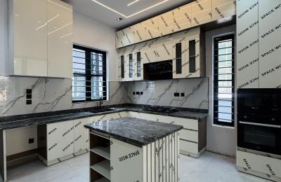 5 bedroom fully detached duplex with swimming pool