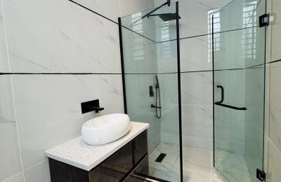 Luxury 5 Bedroom Fully Detached Duplex with Swimming pool