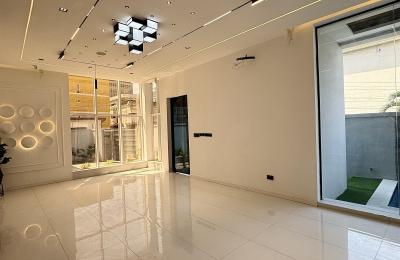 5 bedroom fully detached duplex with swimming pool