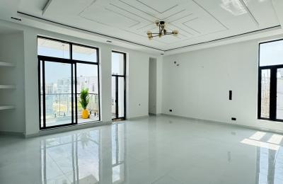 5 Bedroom Fully-Detached Duplex with Swimming pool