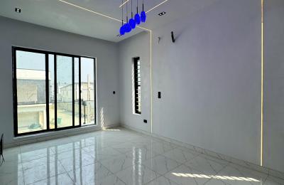 5 bedroom fully detached duplex with swimming pool