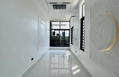 5 bedroom fully detached duplex with swimming pool