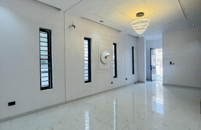 5 bedroom fully detached duplex with swimming pool
