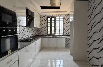 3 bedroom apartment (suitable for Airbnb)