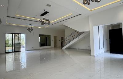 6 bedroom fully detached duplex with swimming pool