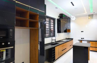 5 bedroom fully detached duplex with swimming pool