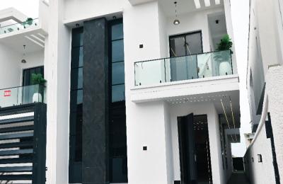 5 bedroom luxury duplex with swimming pool