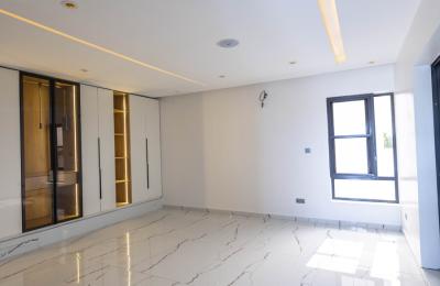 5 bedroom luxury duplex with swimming pool