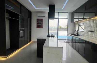 Furnished 5 bedroom fully detached duplex