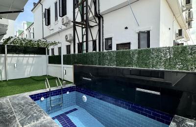 5 bedroom fully detached duplex with swimming pool
