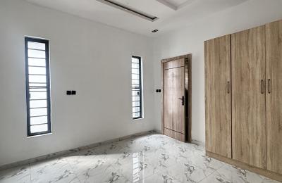 4 bedroom semidetached duplex with swimming pool