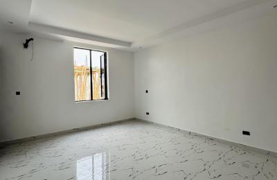 5-bedroom town house with BQ