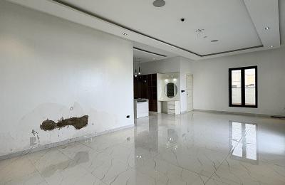6 bedroom fully detached duplex with swimming pool