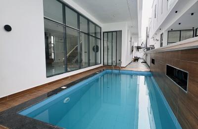 Contemporary 5 bedroom fully detached duplex with swimming pool