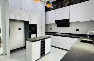 5 bedroom fully detached duplex with swimming pool