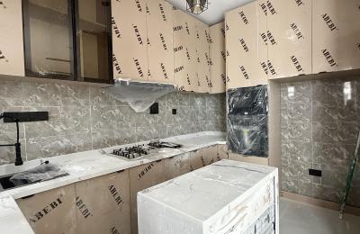 2  bedroom apartment suitable