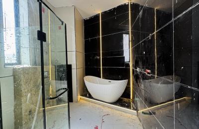 5 Bedroom Fully-Detached Duplex with Swimming pool