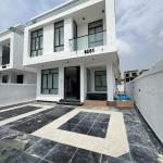 5-bedroom fully detached duplex with swimming pool