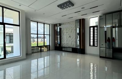 5 bedroom fully detached duplex with swimming pool