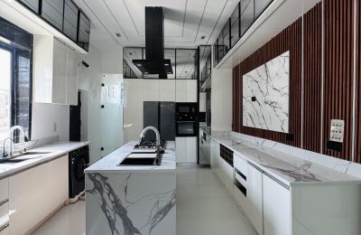 5 Bedroom Fully-Detached Duplex with Swimming pool