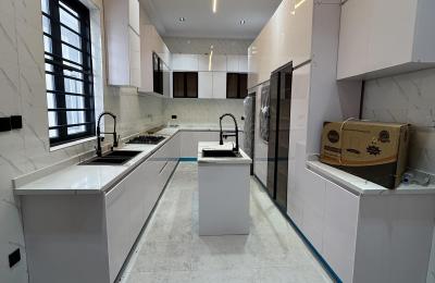 6 bedroom fully detached duplex with a swimming pool