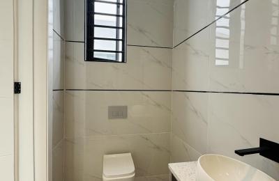 Luxury 5 Bedroom Fully Detached Duplex with Swimming pool
