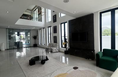 Furnished 5 bedroom fully detached duplex
