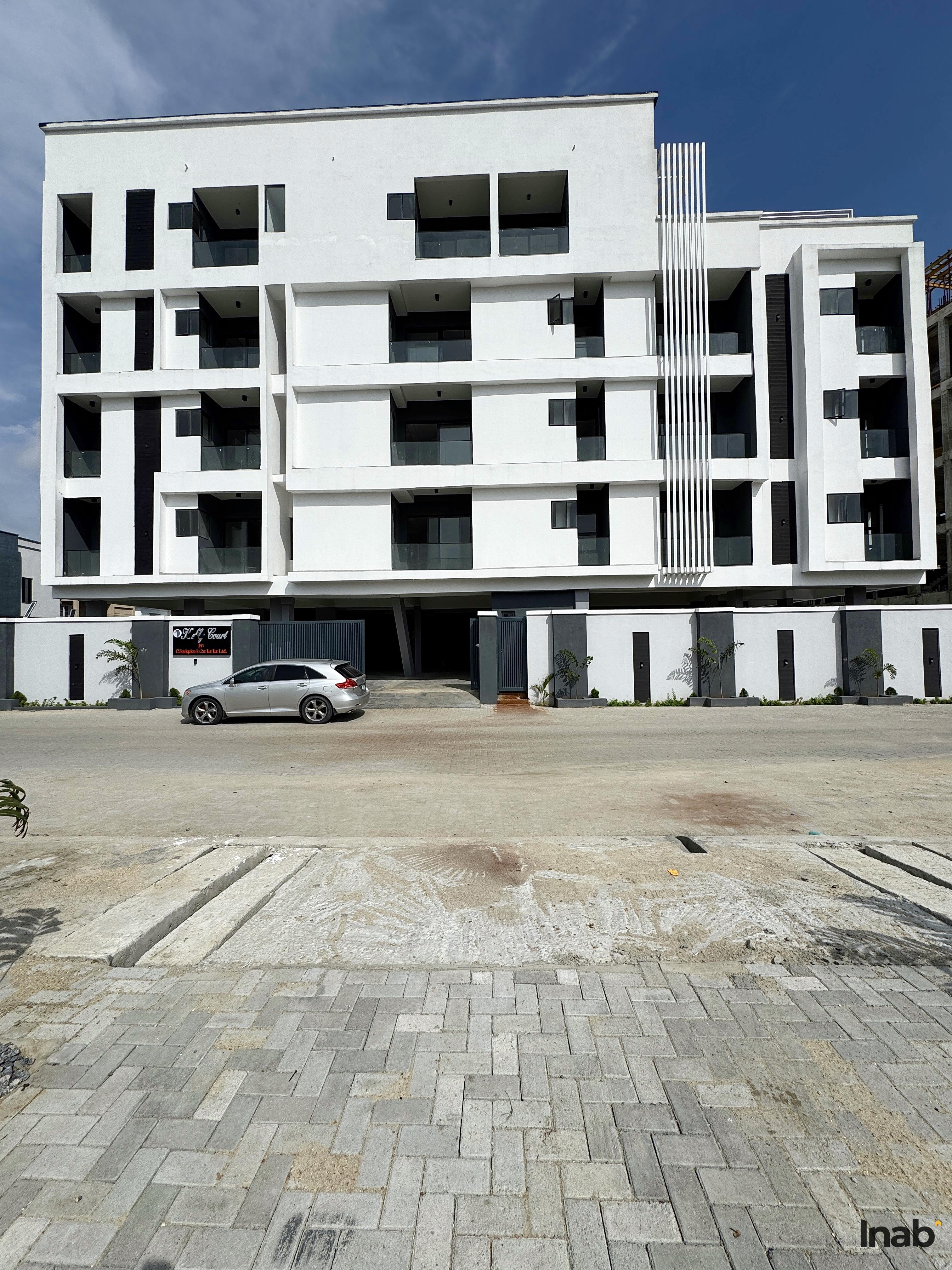 2 bedroom apartment with swimming pool