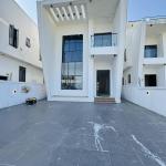 5 bedroom fully detached duplex with swimming pool