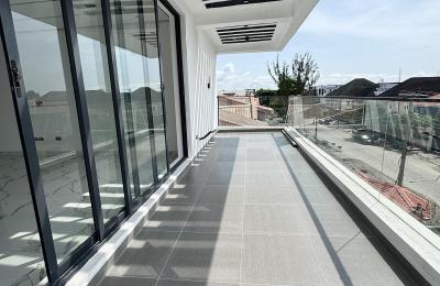 5 bedroom fully detached duplex with swimming pool