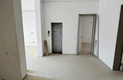 4-bedroom townhouse with swimming pool