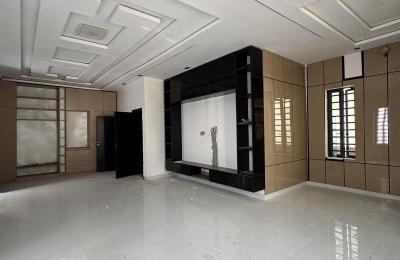 5 bedroom fully detached duplex with a swimming pool