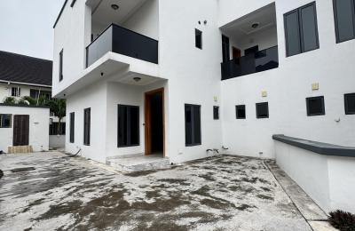 5 bedroom fully detached duplex