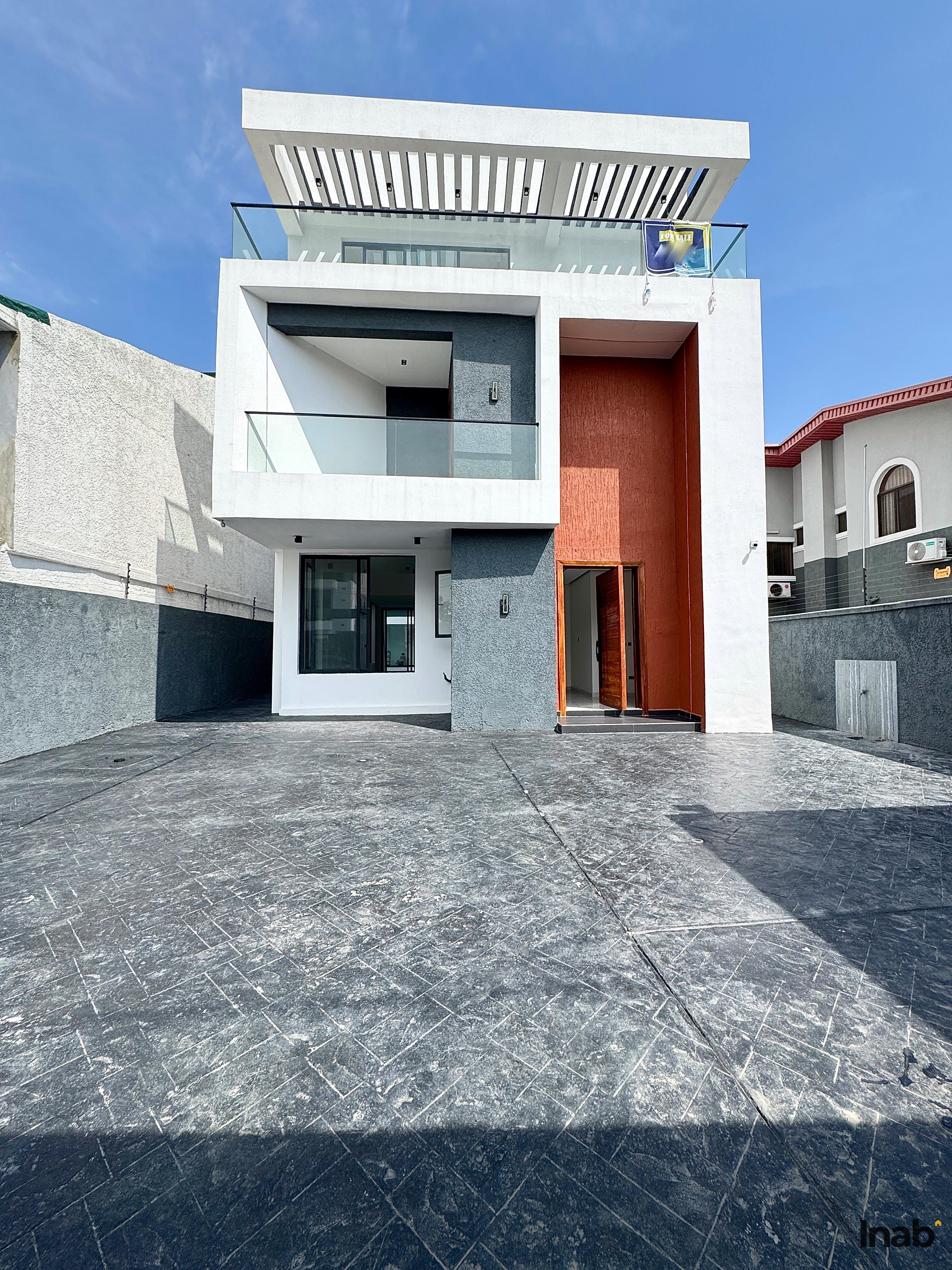 5 bedroom fully detached duplex with swimming pool
