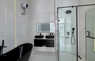 5 bedroom fully detached duplex with swimming pool
