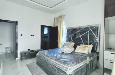 Furnished 2 bedroom apartment with swimming pool