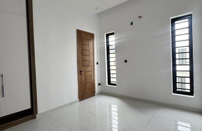 5 Bedroom fully detached duplex with swimming pool