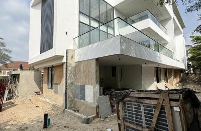 6-bedroom fully detached duplex with swimming pool