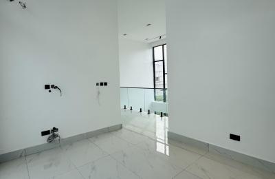 Luxury 5 Bedroom Fully Detached Duplex with Swimming pool