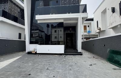 5 bedroom fully detached duplex with a swimming pool