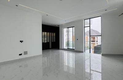 Contemporary 5 bedroom fully detached duplex with swimming pool