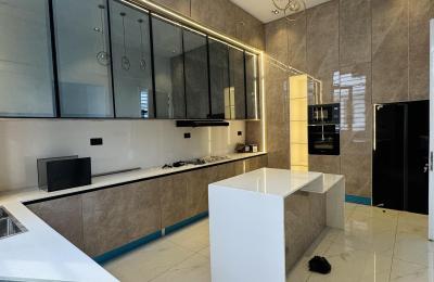 Luxury 5 Bedroom Fully Detached Duplex with Swimming pool