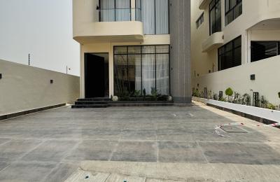 5 bedroom fully detached duplex with swimming pool