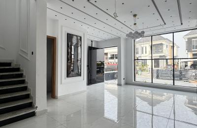 5 Bedroom fully detached duplex with swimming pool