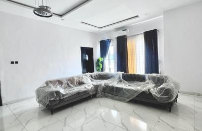 Furnished 2 bedroom apartment with swimming pool