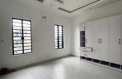 5 bedroom fully detached duplex