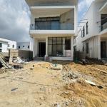 5 Bedroom Fully-Detached Duplex with Swimming pool