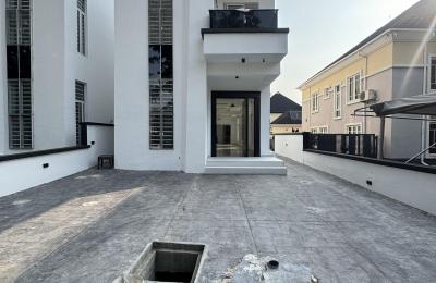 5 bedroom fully detached duplex with swimming pool
