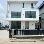 5 bedroom fully detached duplex