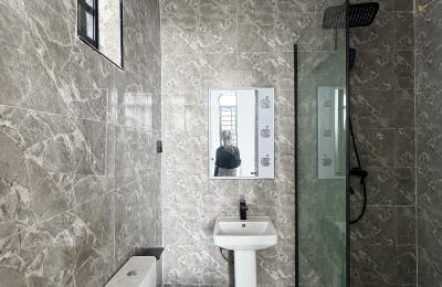 2  bedroom apartment suitable